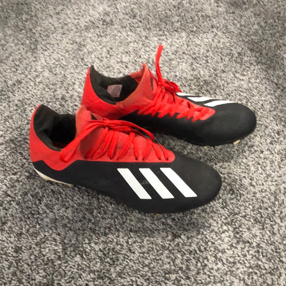 COPY - Mens 7.5 black and red Adidas soccer cleats